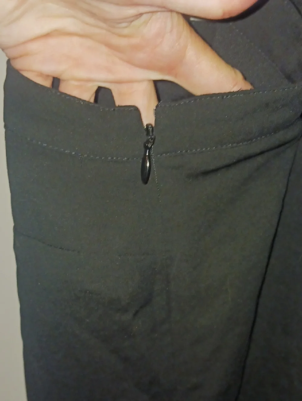 Banana Republic Black Strappy Tank Top - Picture 3 of 4